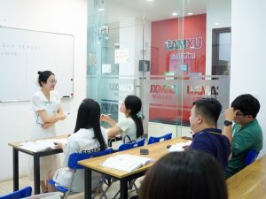 Luyện nói, giao tiếp trực tiếp với giáo viên với các tình huống thực tế